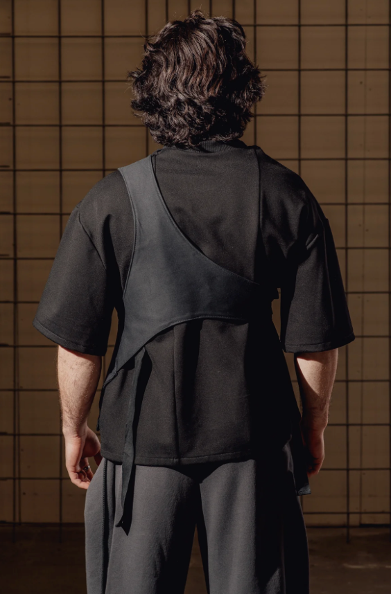 T-SHIRT WITH SIDE STRINGS