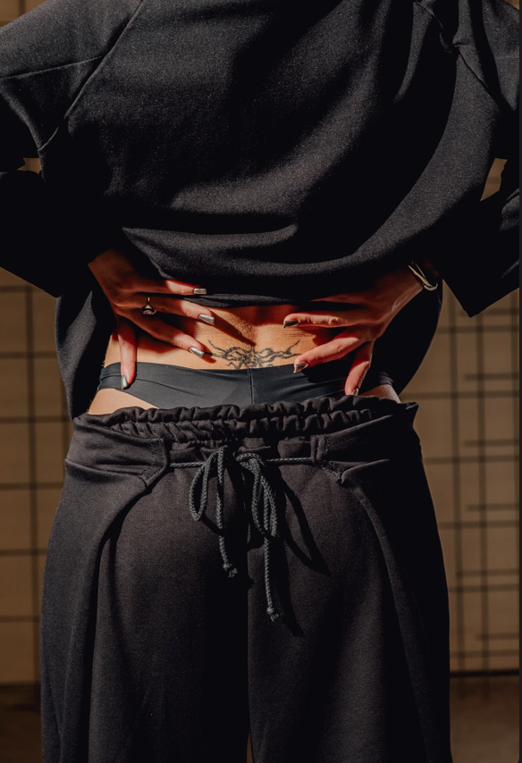 PLEAT SWEATPANTS